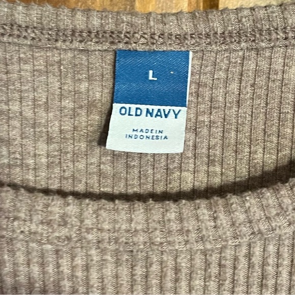 Old Navy ladies Large ribbed long sleeve tee shirt. - Picture 2 of 2